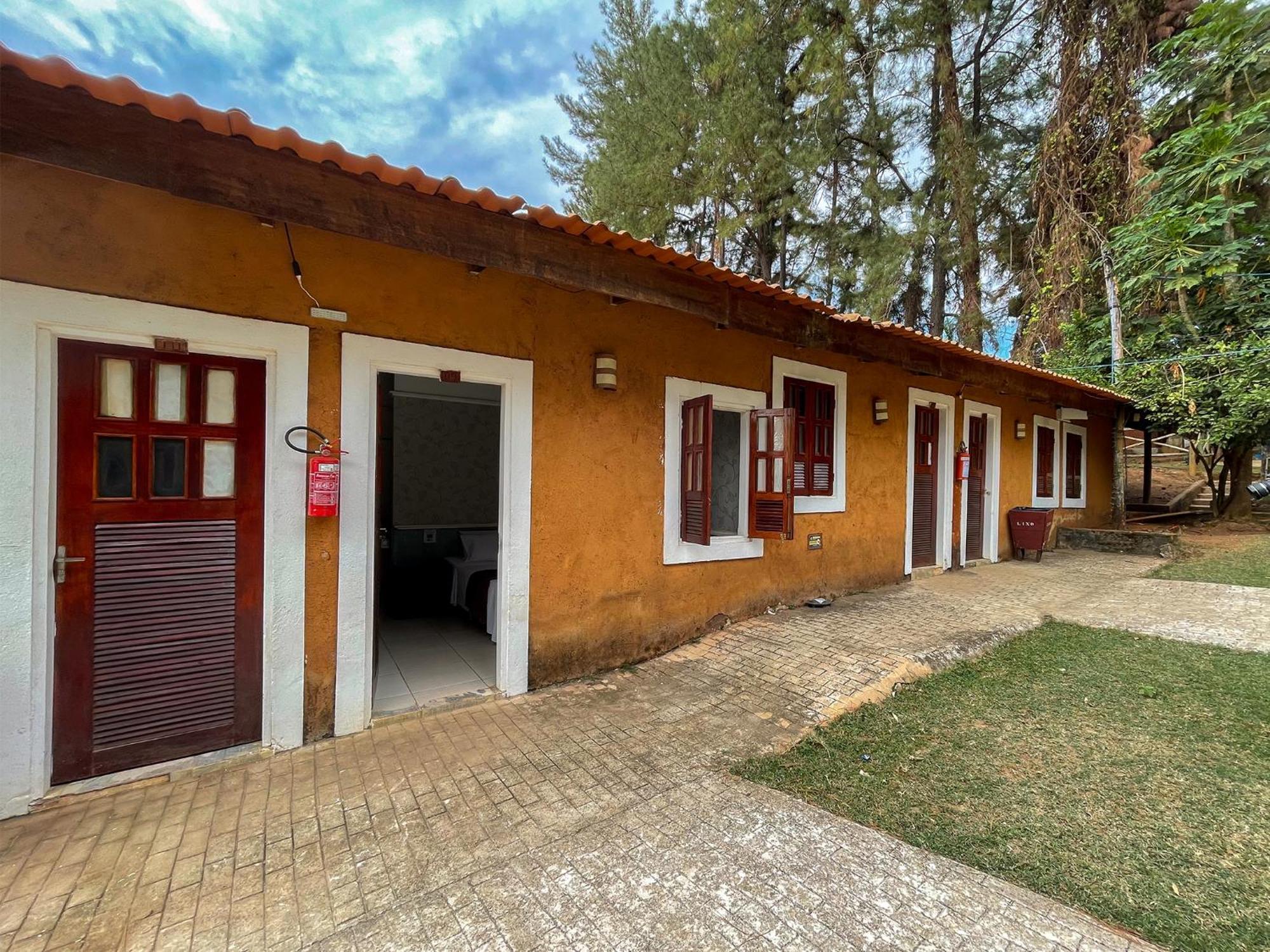 Ranchos 30 Hotel Fazenda Hidrolandia  Экстерьер фото