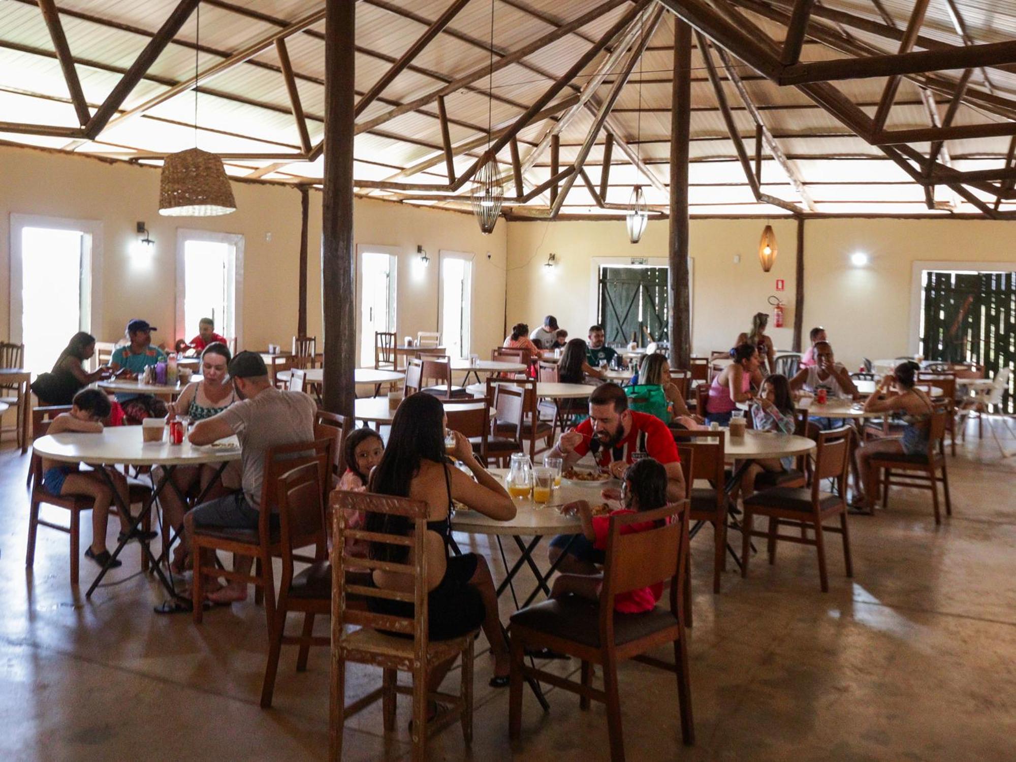 Ranchos 30 Hotel Fazenda Hidrolandia  Экстерьер фото