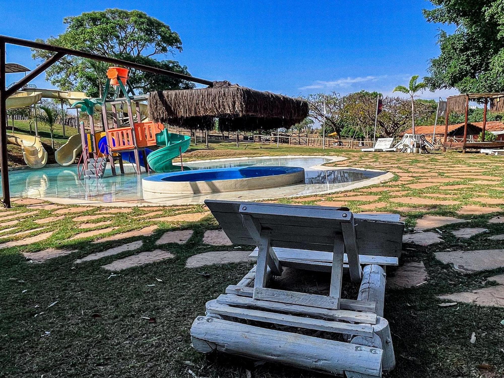Ranchos 30 Hotel Fazenda Hidrolandia  Экстерьер фото