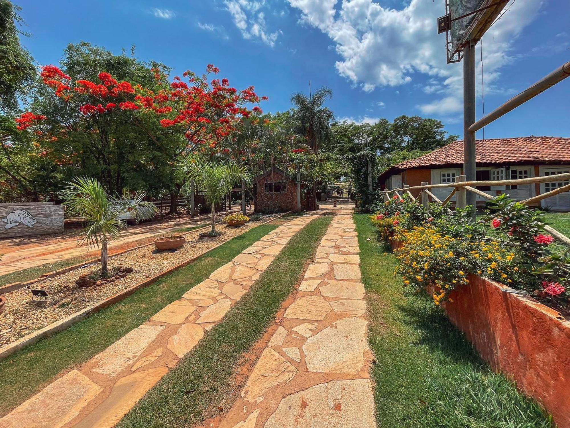 Ranchos 30 Hotel Fazenda Hidrolandia  Экстерьер фото